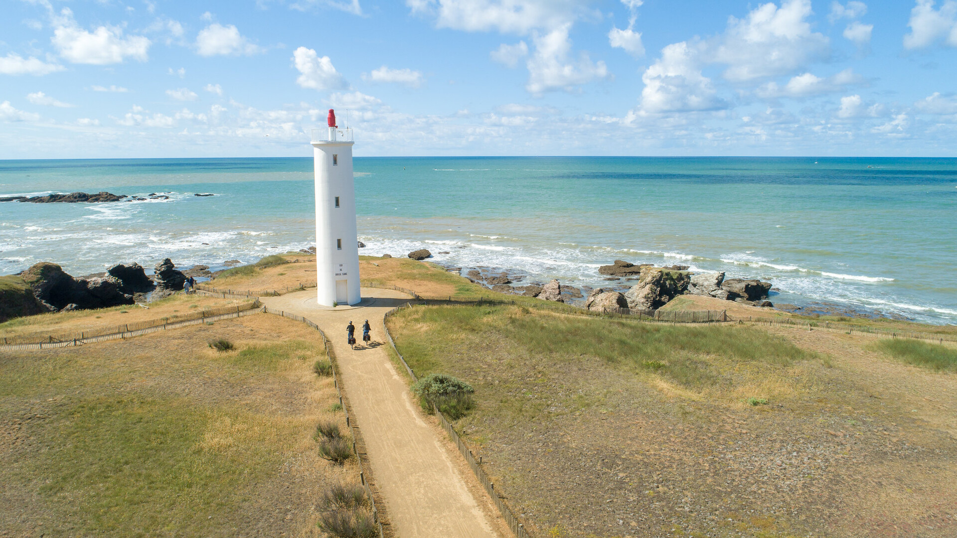 Vue aerienne du phare du feu de grosse terre sur la Velodyssée
