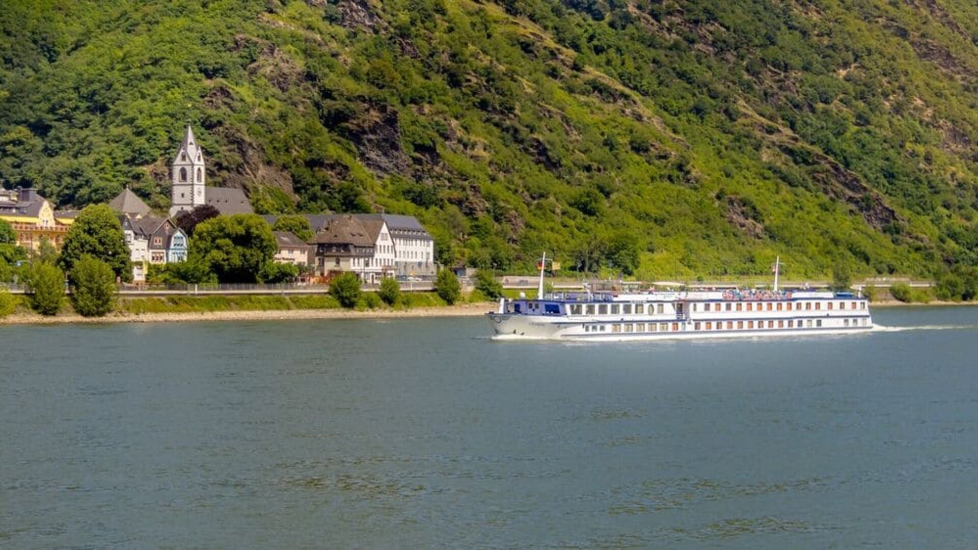 Le MS Olympia sur le Rhin, à Kamp-Bornhofen, en Allemagne