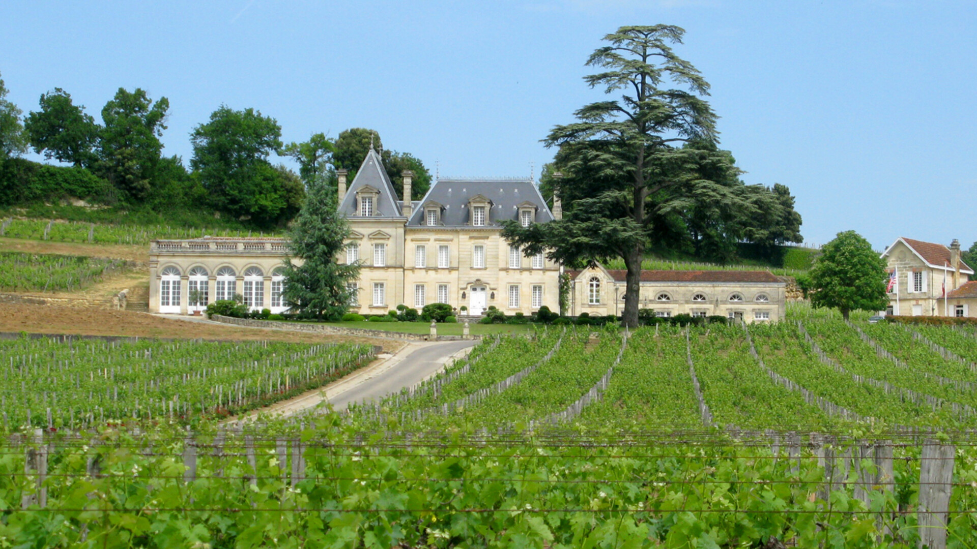 - La route des Vins de Bordeaux par les sentiers des vignobles