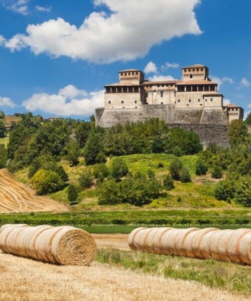  Château de Torrechiara ©AdobeStock