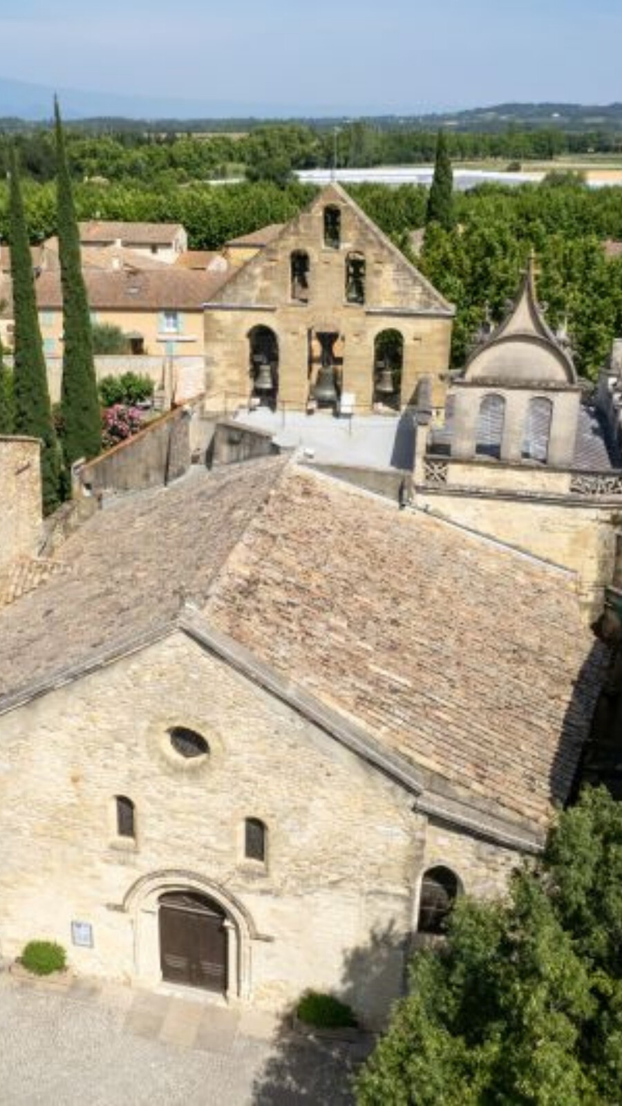 L'église de Caderousse