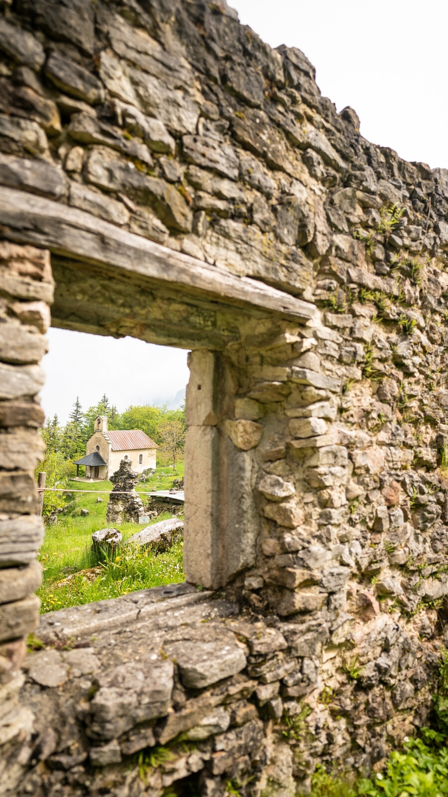 Village en ruine de Valchevrière