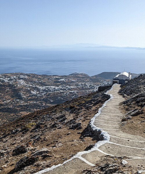 Vue depuis le Monastère de Profitis Illias - Sifnos Vue depuis le Monastère de Profitis Illias - Sifnos