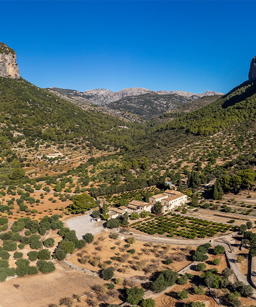 Castell d’Alaro et vallée d'Orient © AdobeStock