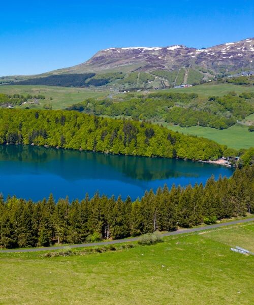 Le Lac Pavin et sa forêt 