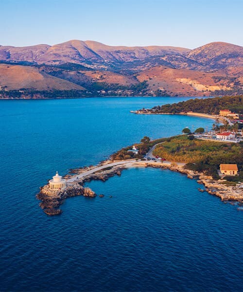 Phare Saint Theodore - Lassi Argostoli - Cephalonie © daliu AdobeStock