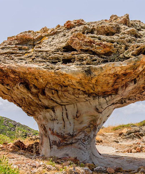 Rocher de Skiadi, île de Kimolos