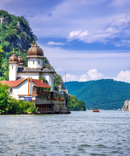 Les Portes de Fer, les gorges du Danube © Adobe Stock Les Portes de Fer, les gorges du Danube