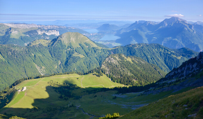 Image Randonnée en Auvergne entre lacs et volcans