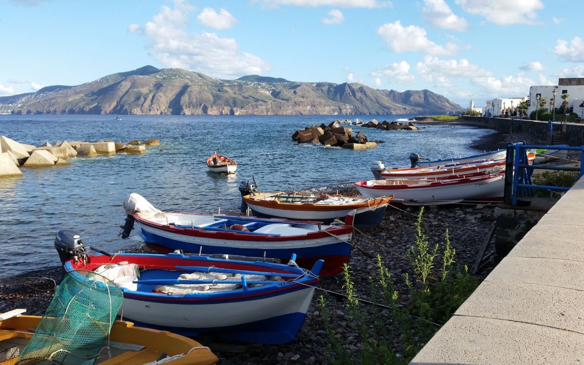 Village de Lingua sur l'île de Salina