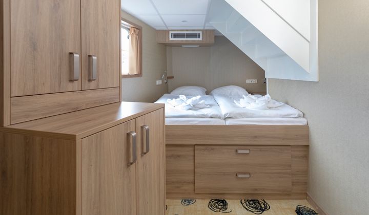 Cabine double supérieure, pont inférieur, du bateau De Nassau