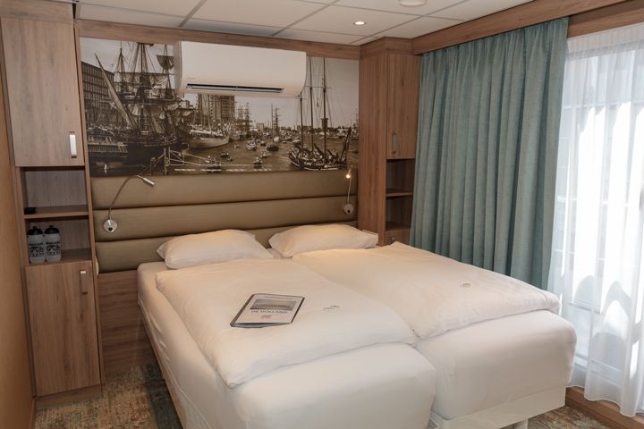 Cabine twin supérieure du pont supérieur sur le bateau De Holland