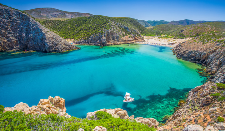 La crique de Cala Domestica en Sardaigne