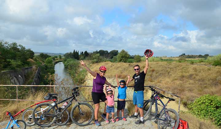 Voyage à vélo - Canal du midi en famille: De Carcassonne à Béziers pour petits baroudeurs