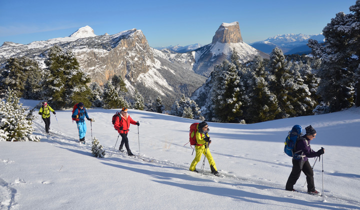 Groupe de skieurs dans le Vercors