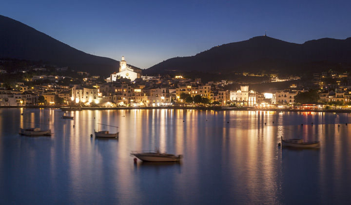 À la nuit tombé sur Cadaqués