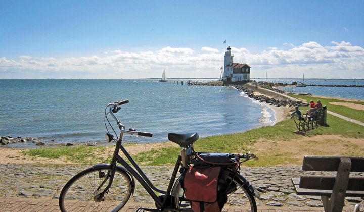 Voyage en véhicule : Le Nord de la Hollande à vélo et bateau