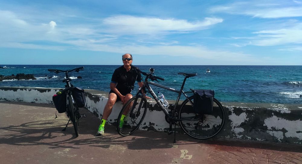 Cycliste sur l'île de Lanzarote