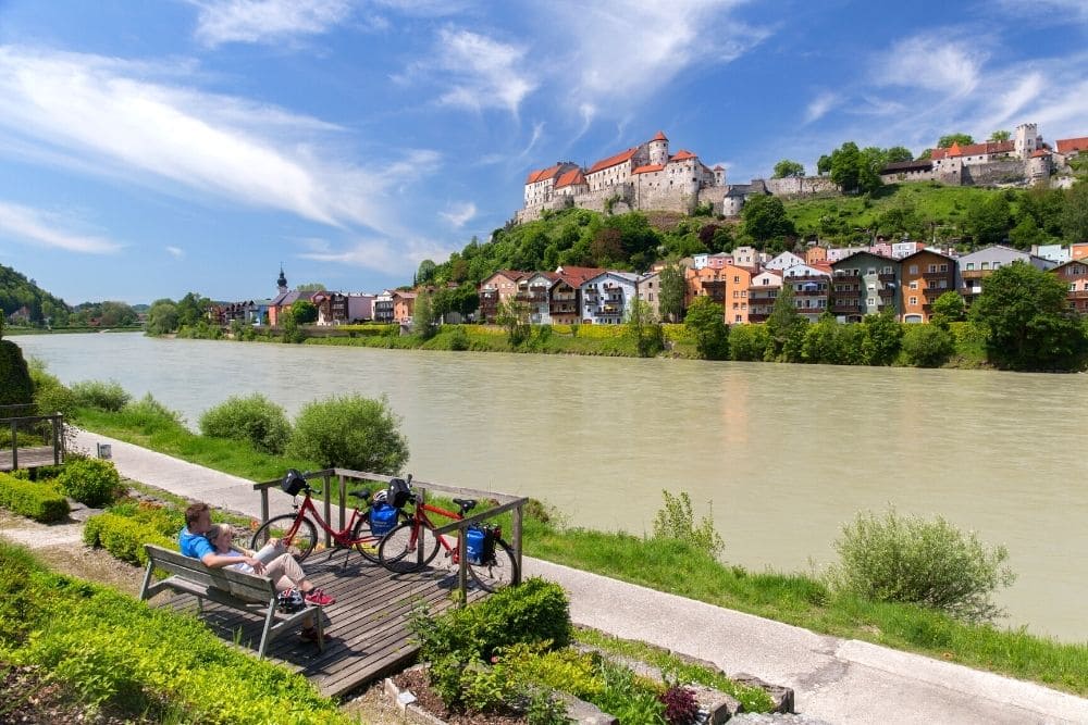 Vue sur Innsalzach et Burghausen