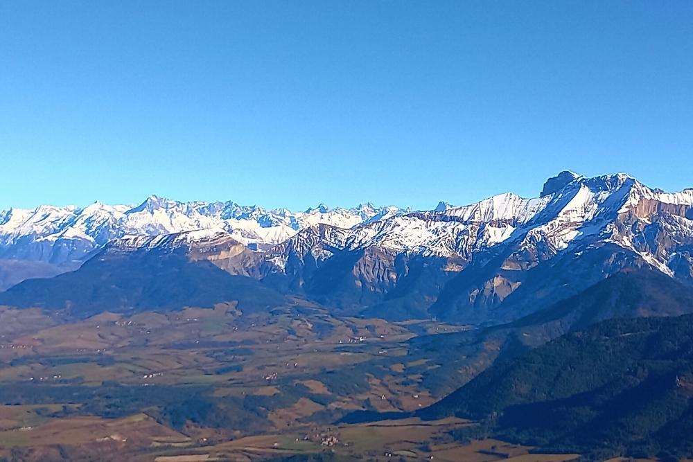 Panorama de vue sur les Alpes depuis les Hauts Plateaux du Vercors © Annie Rayrat
